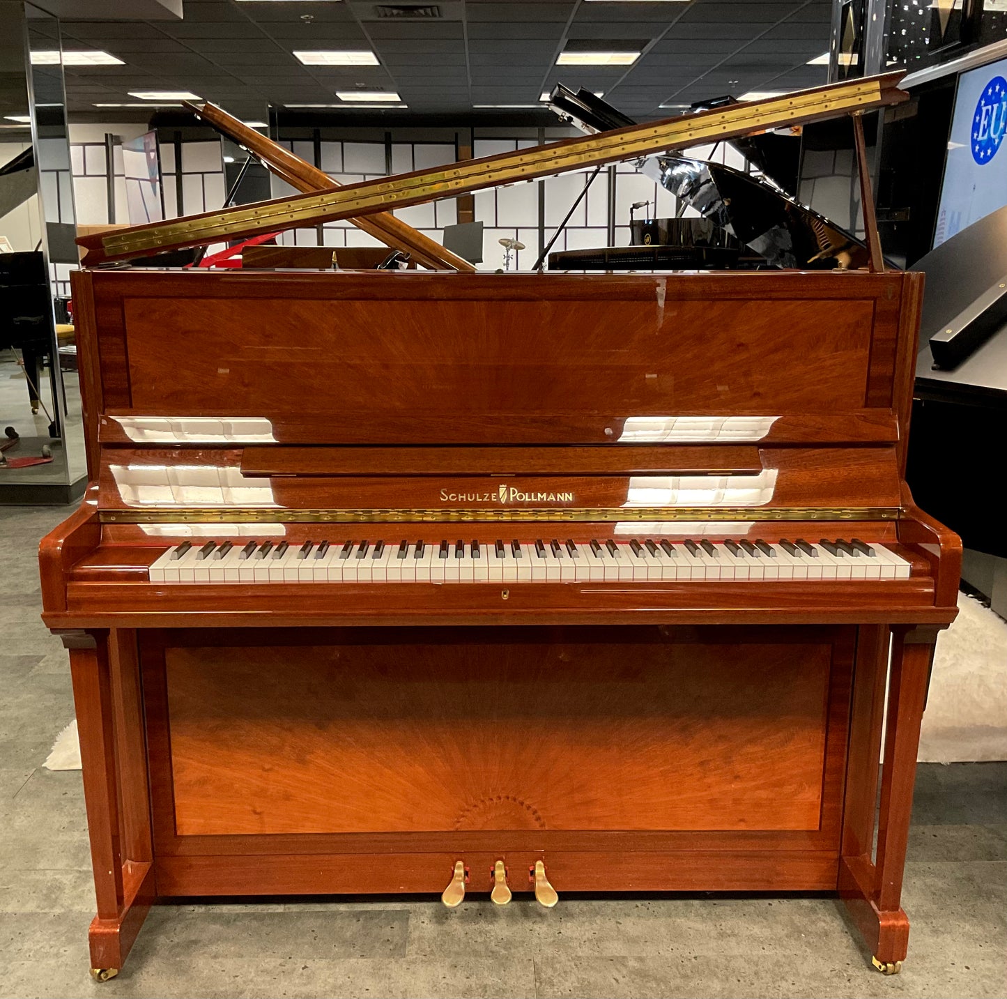 Pre-Owned Vertical Schulze Pollmann 126 (48")